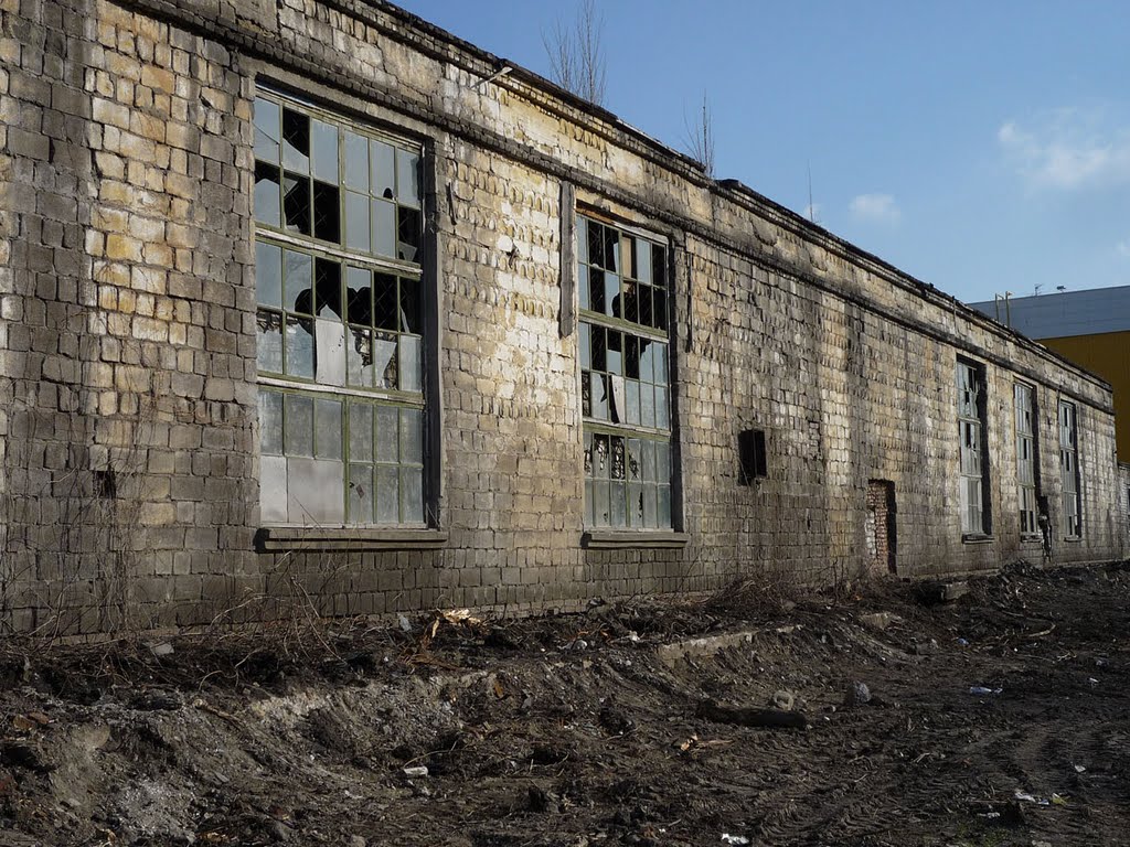 Старое зданьице, возле Амстора