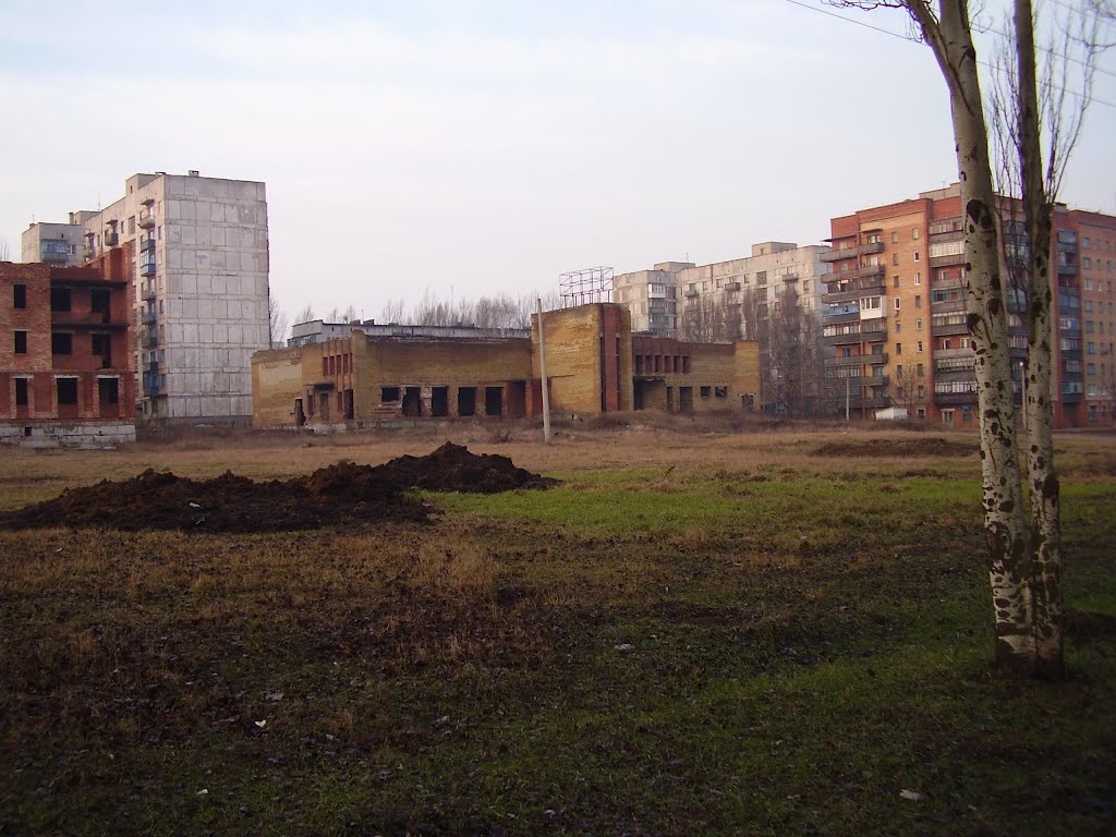 Руины кинотеатра