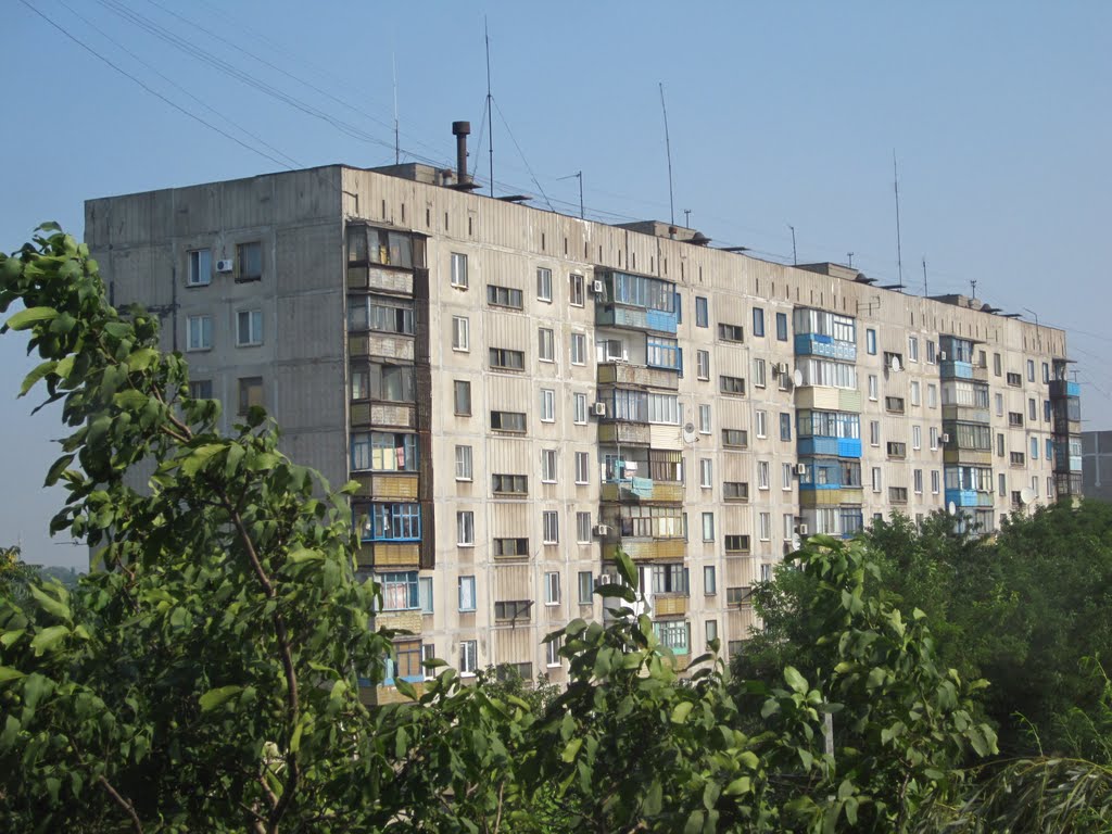 буд. по вул. Казанцева, 25 ..