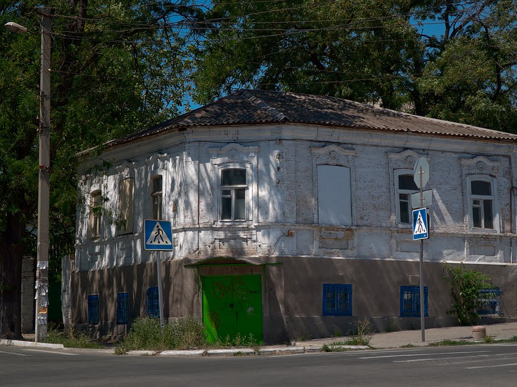 по ул. Греческой