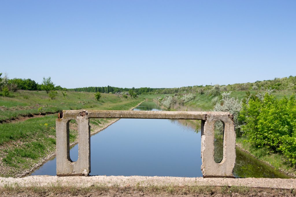 collapsing bridge