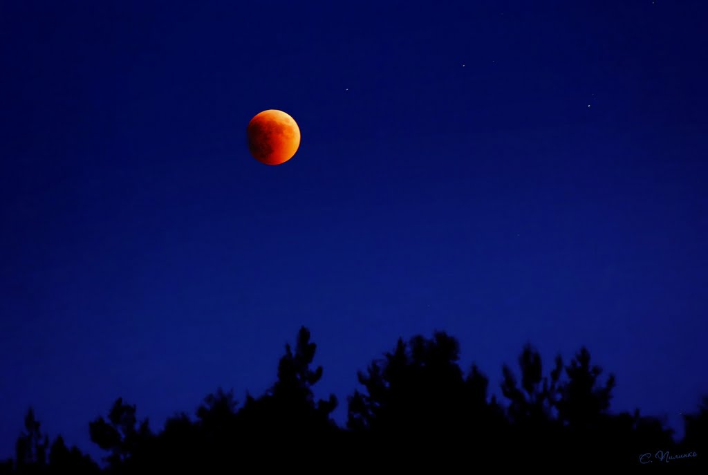 15 июня 2011. Начало полного лунного затмения (U2) / June 15, 2011 Beginning of total lunar eclipse
