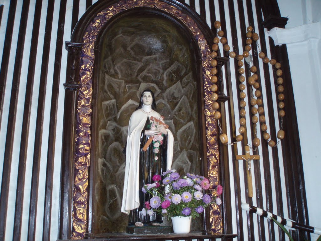 Berdychiv (Zhytomyr Oblast, Ukraine) - Church of St.Varvara / Бердичів (Житомирська обл.) - Інтерєр Храму Св.Варвари (1759-81), в якому в 1860 р. вінчався з графинею Евеліною Ганською французький письменник Оноре де Бальзак