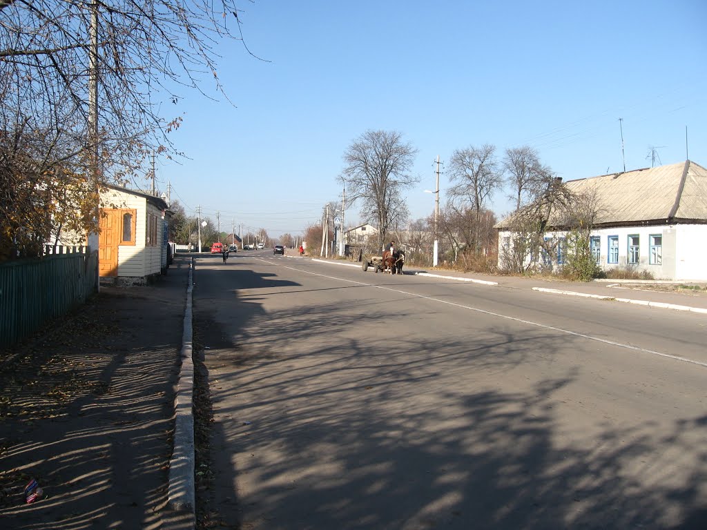 Головна вулиця також