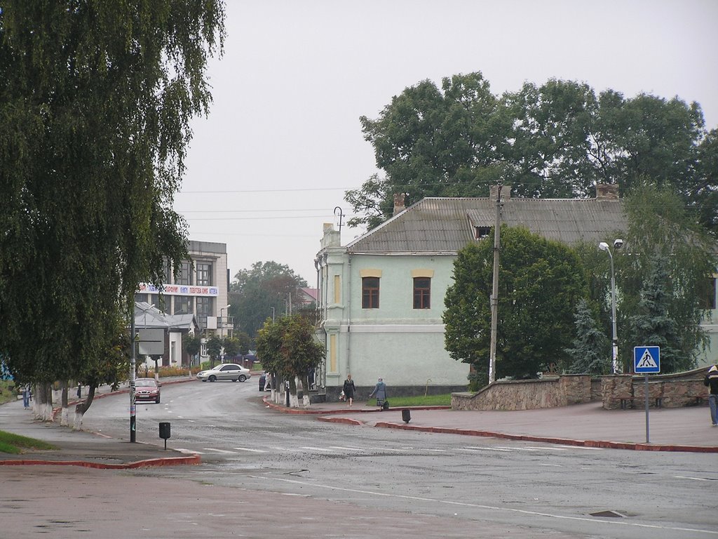 В центрі