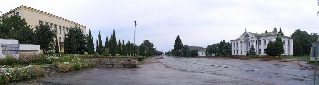 Центр Чуднова.