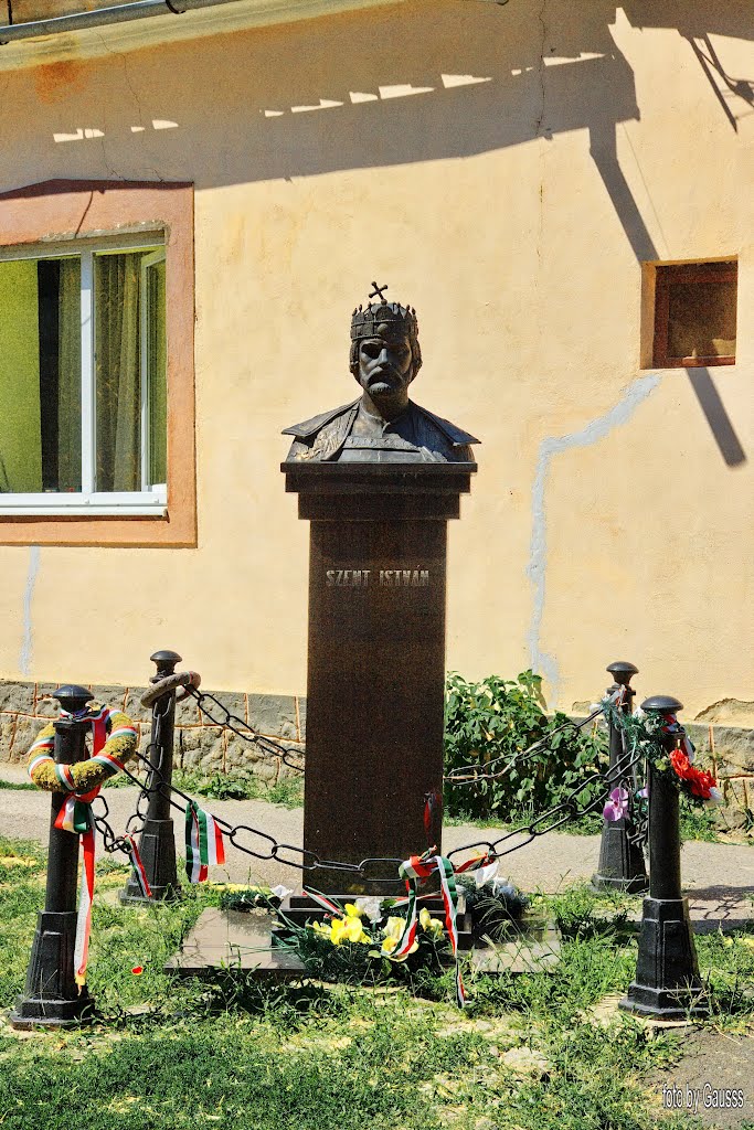 Берегове (Beregszász), Ukraine (Kárpátalja) - Szent István király szobra