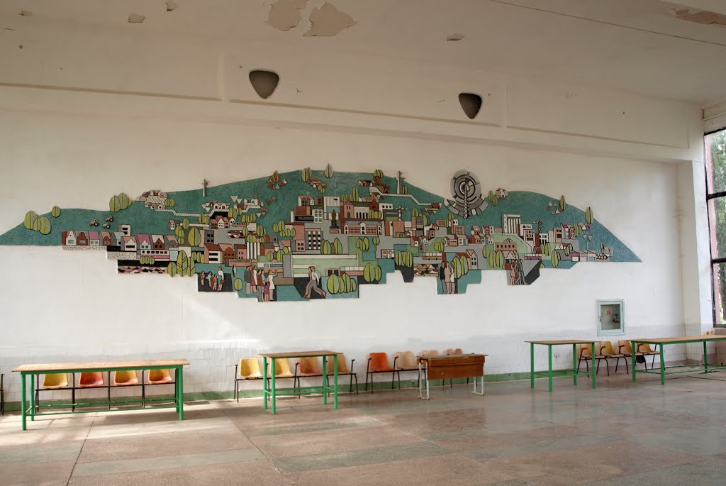 В холле автовокзала / In the hall of the bus station