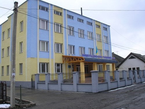 Суд