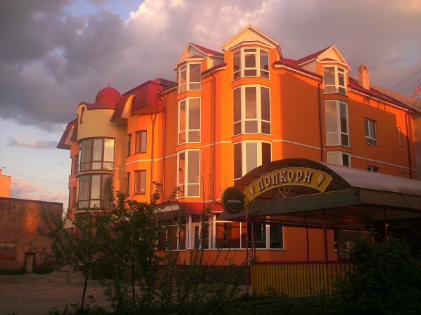 MAll and Hotel and Fast Food Restaurant "POPCORN"