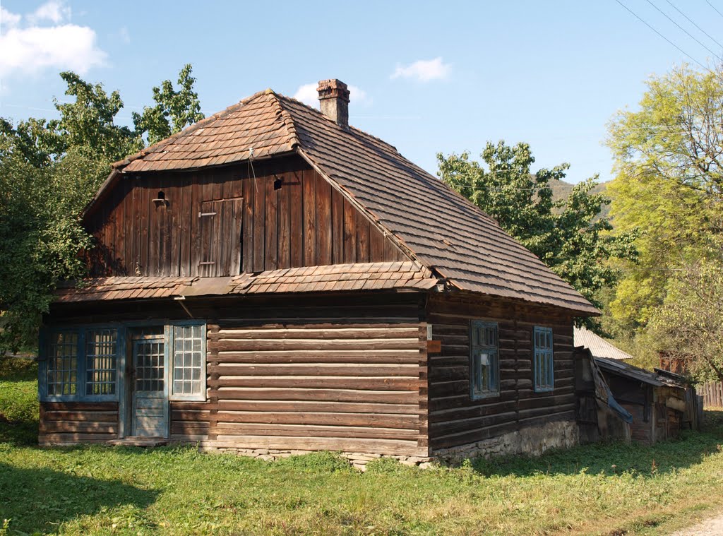 Дом / A house
