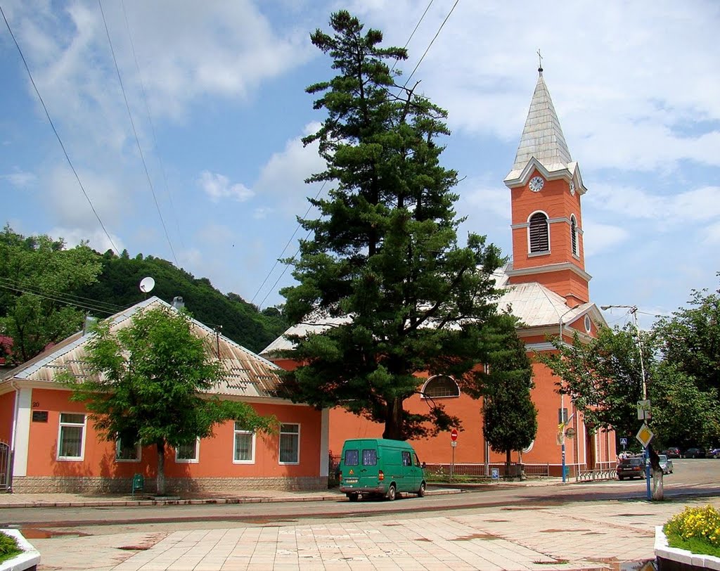 Рахів - Костел св. Йоана Непомуки, Rakhiv - Church of Saint John Nepomucene
