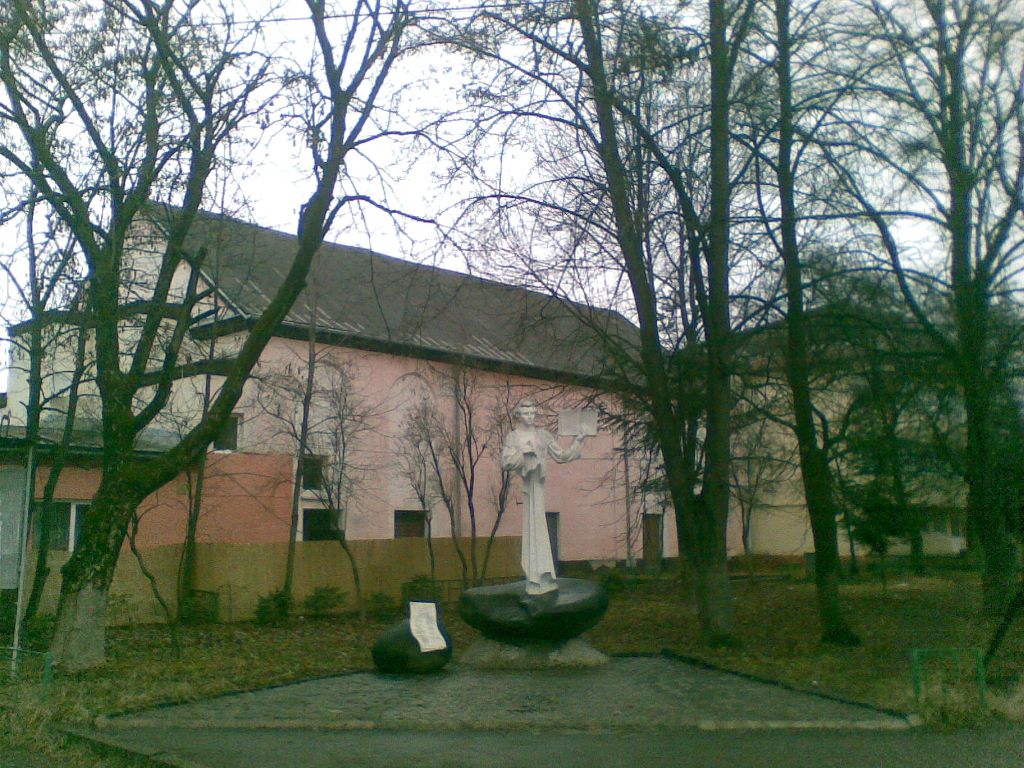 Свалява, колишня синагога. Former synagogue in Svalyava