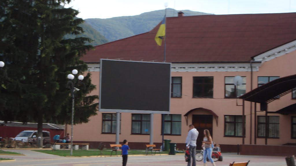 CENTER TYCIV