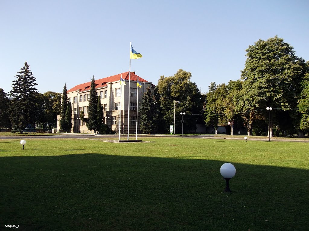 Вид с площади Народная