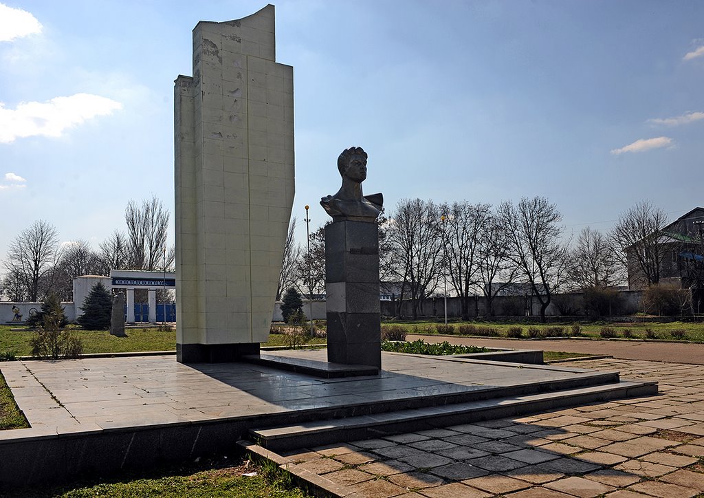 Памятник Макарову