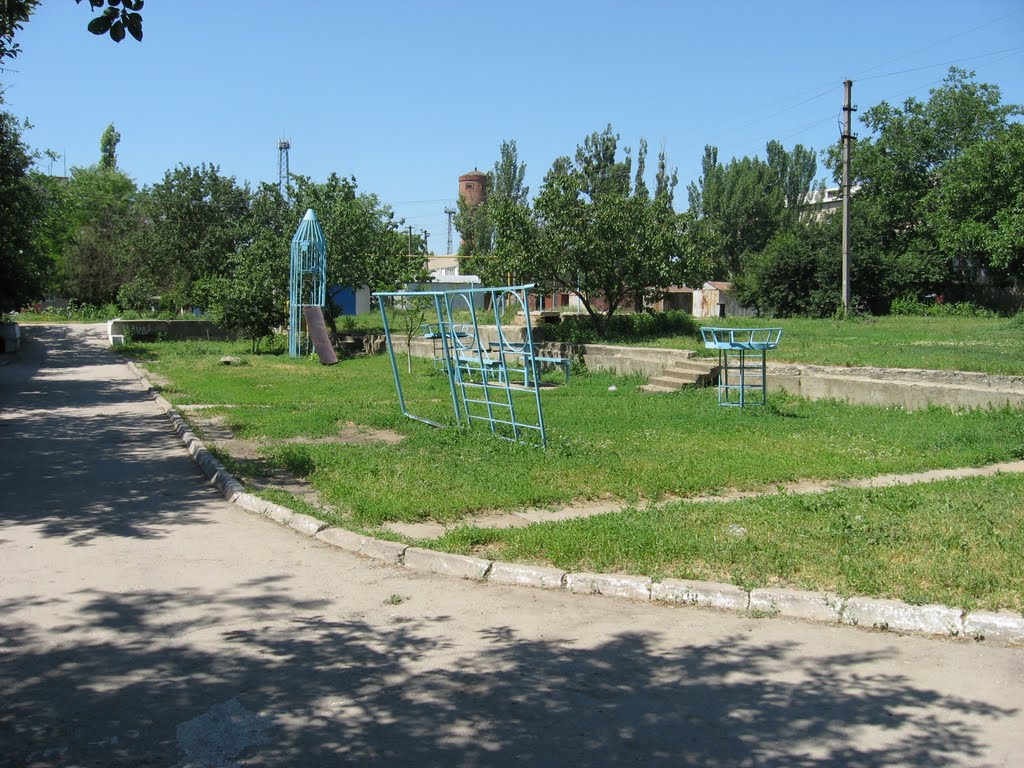 У дворі на вул. Леніна