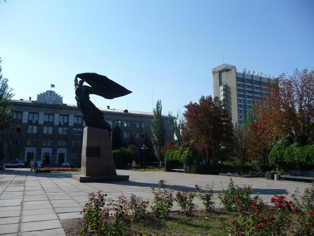 Бердянск. Пл. 1-го Бердянского совета
