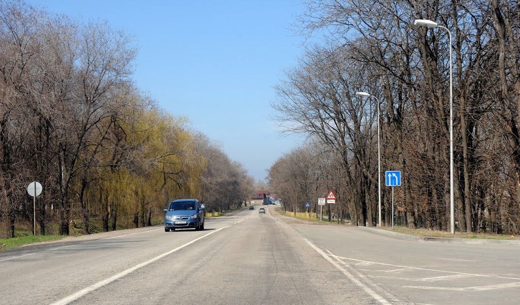 Спуск к водохранилищу