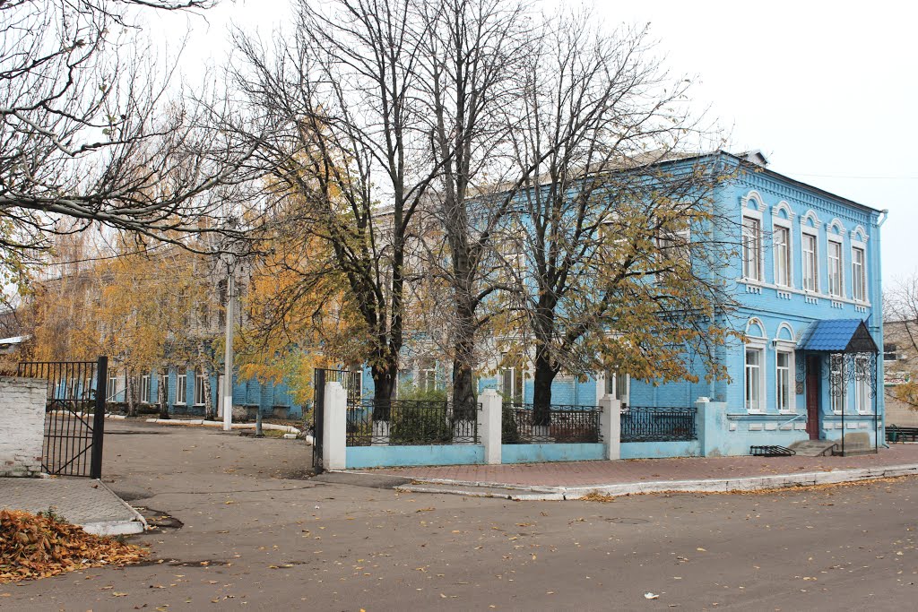 Тыльная сторона здания ревкома.