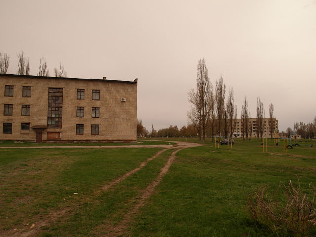 школьный стадион