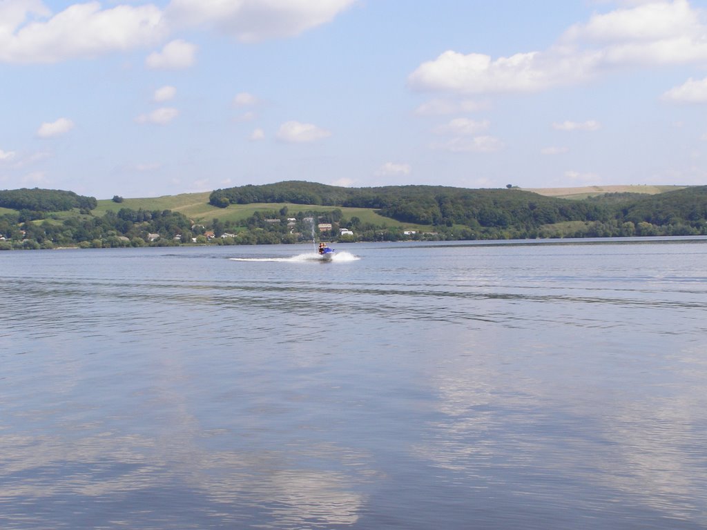 Відпочинок на воді.