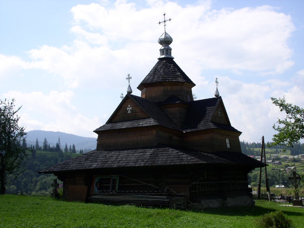 Vorokhta_wooden church