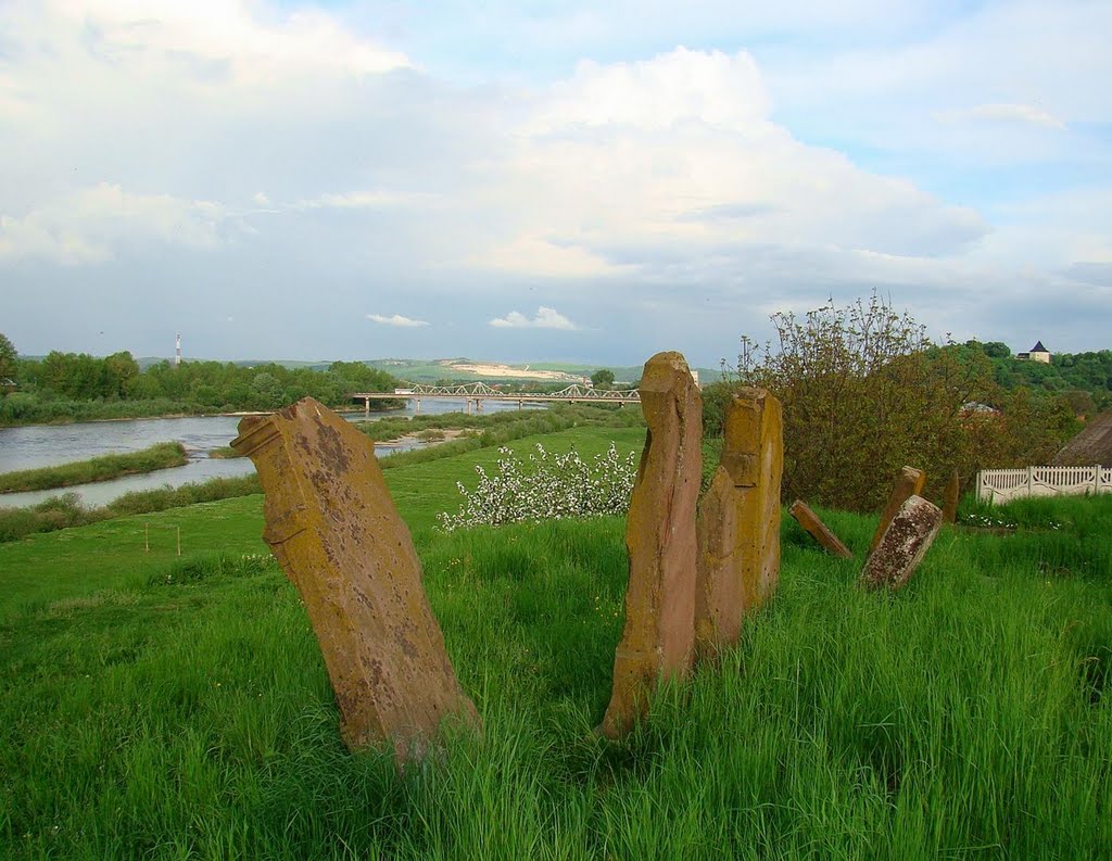 Караїмські могили над Дністром, karaim tombs tombs near Dnister