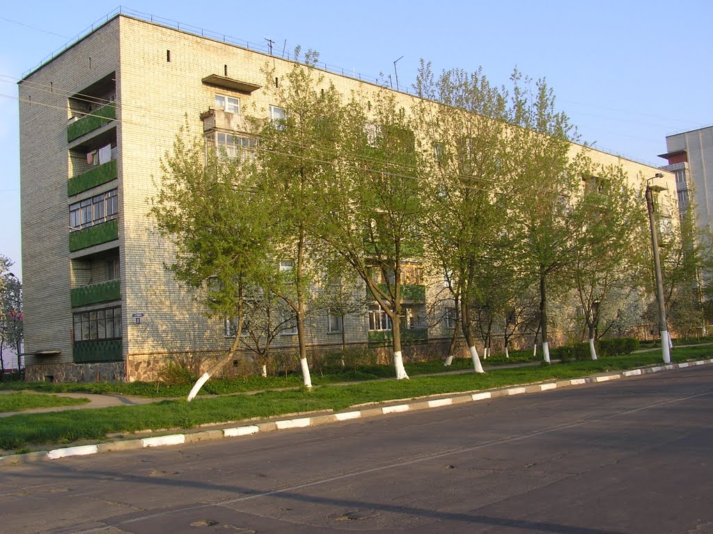 ВУЛ. ЄВШАНА