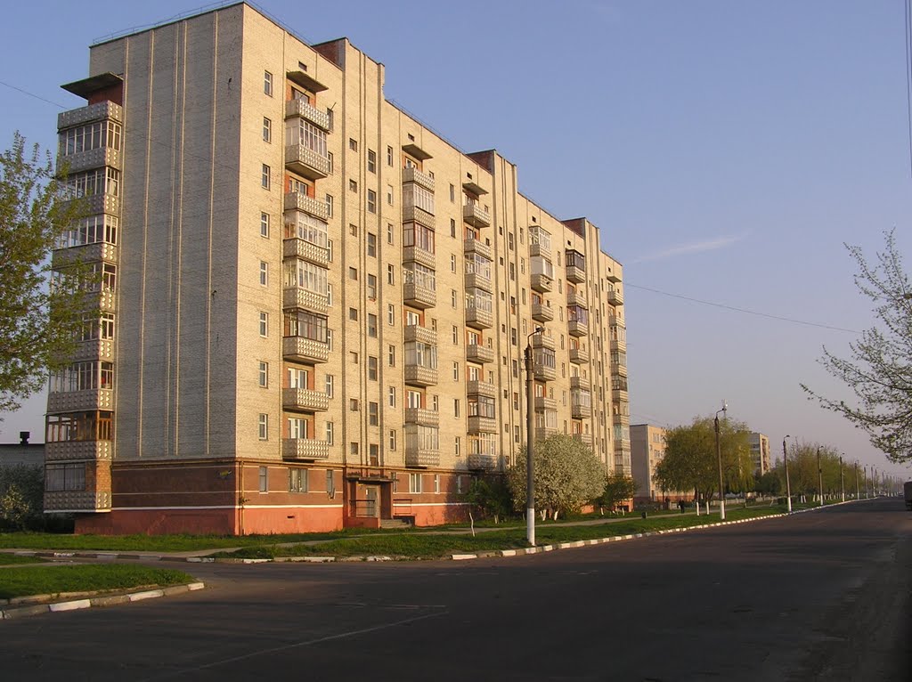 ВУЛ. ЄВШАНА