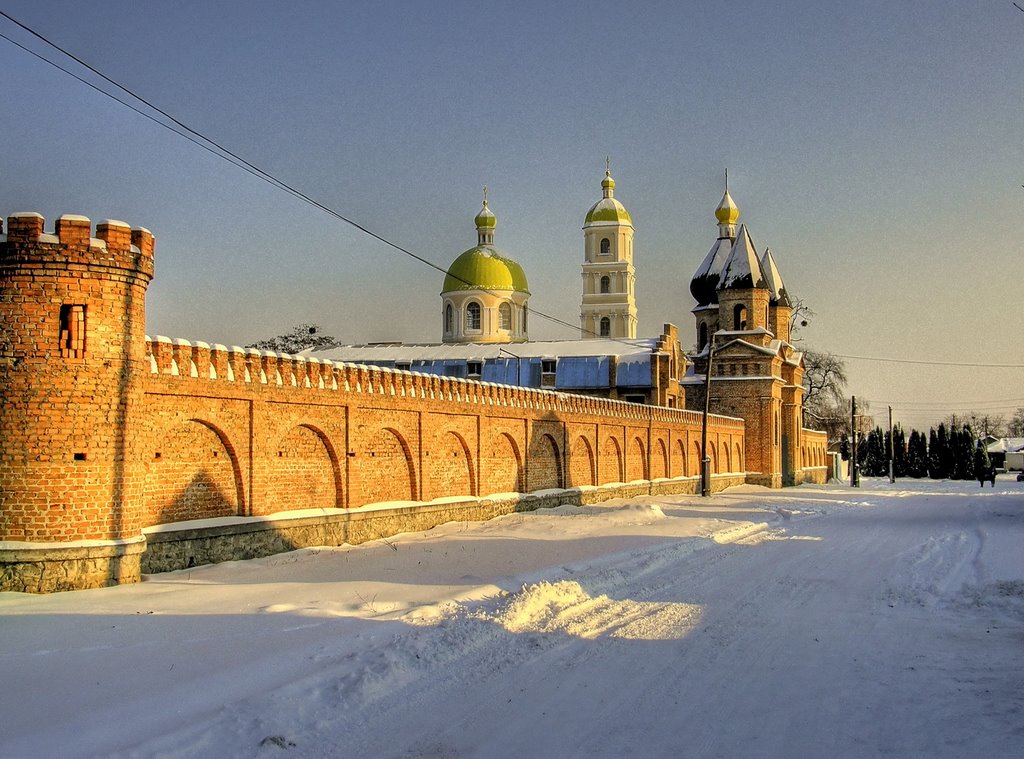 стены монастыря