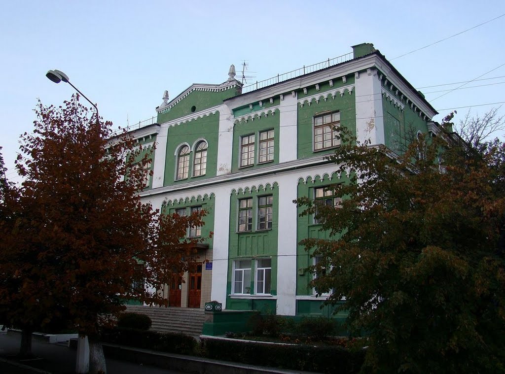 Біла церква - Технолого-економічний коледж (колишня синагога)