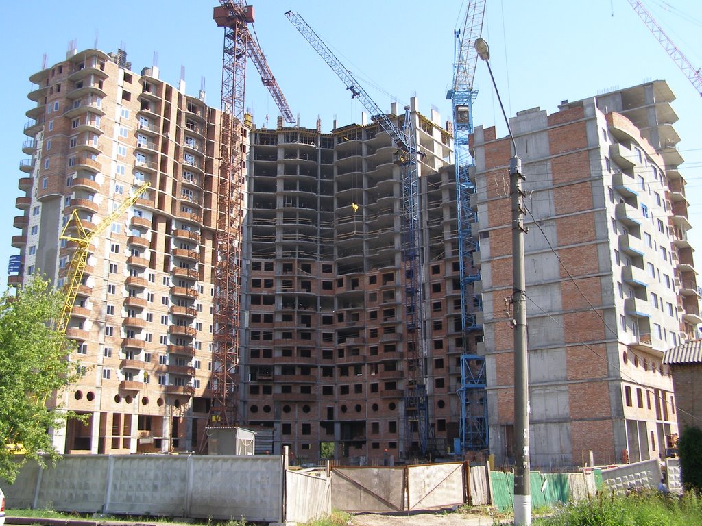Недостроенный жилищный комплекс