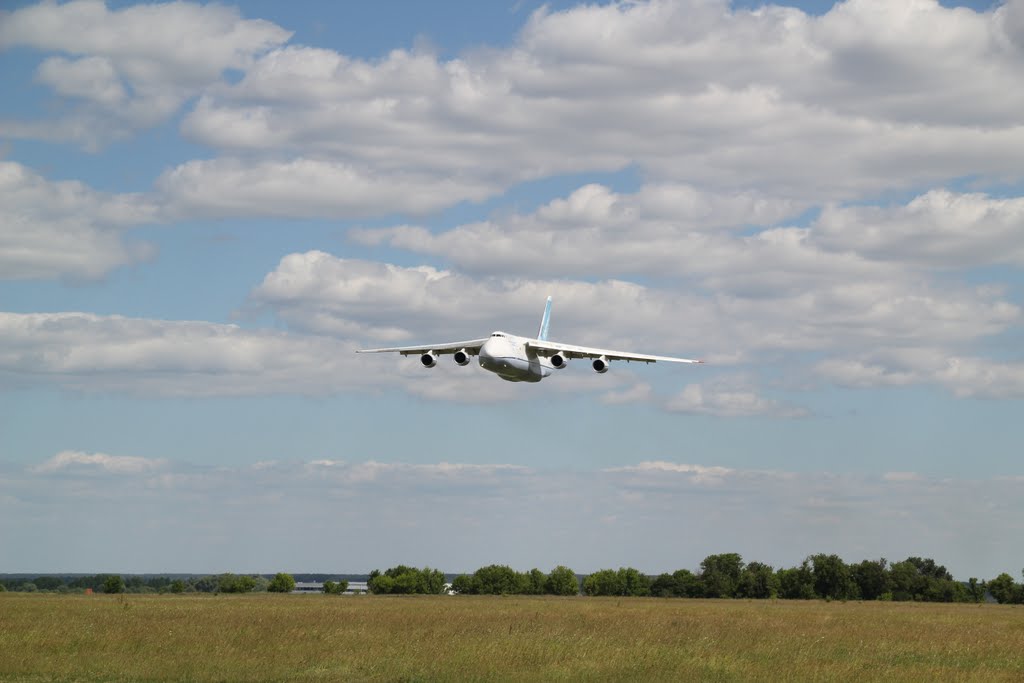 Ан-124 "Руслан" проход над ДЗ Бородянка 04.06.2011г