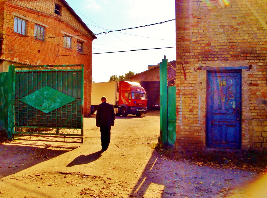 Центральный въезд на территорию предприятия.
