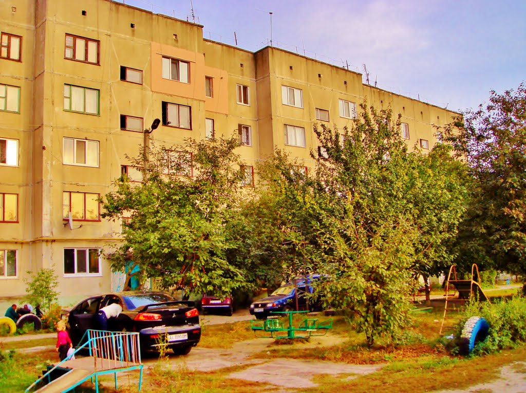 Ул.Степана Разина. 1. Детская площадка.