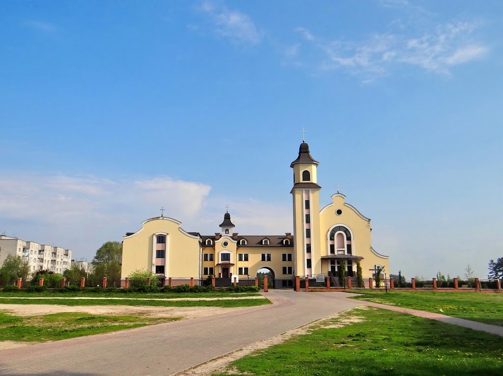 Обухів - Костел св. Трійці та монастир облатів