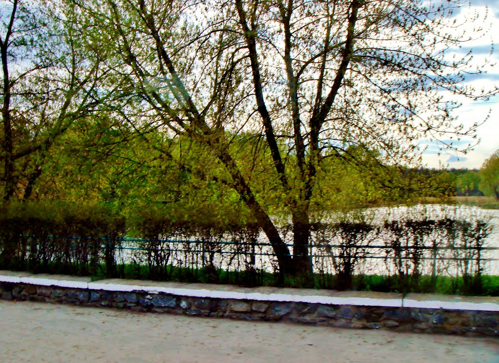 23.04.2012 17:24  Дорога Р04. Ул.Белоцерковская. Мост через реку Котлуй.