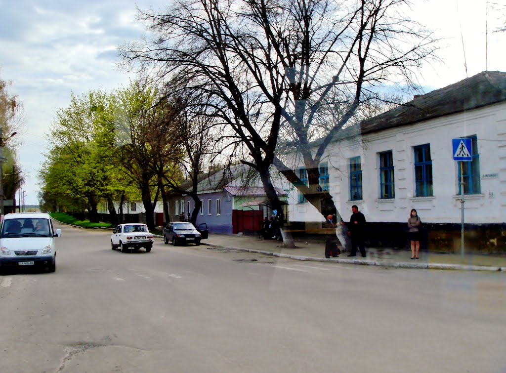 23.04.2012 17:27  Дорога Р04. Ул.Богдана Хмельницкого.