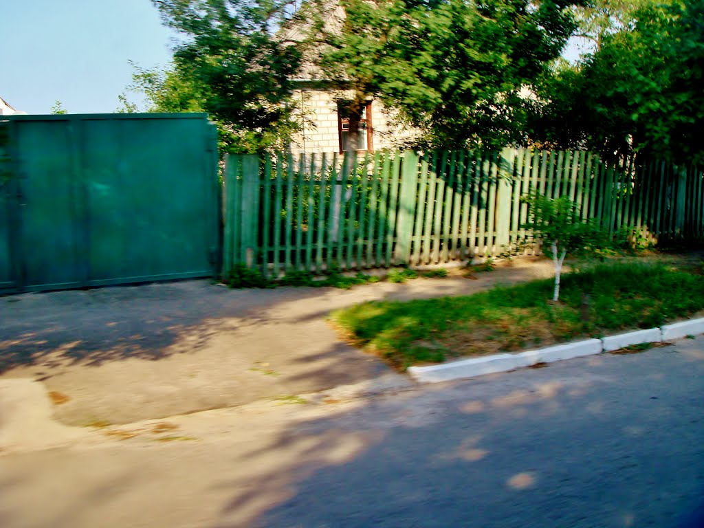 10.06.2012 17:32  Дорога Р-04. Дом по улице Розы Люксембург.