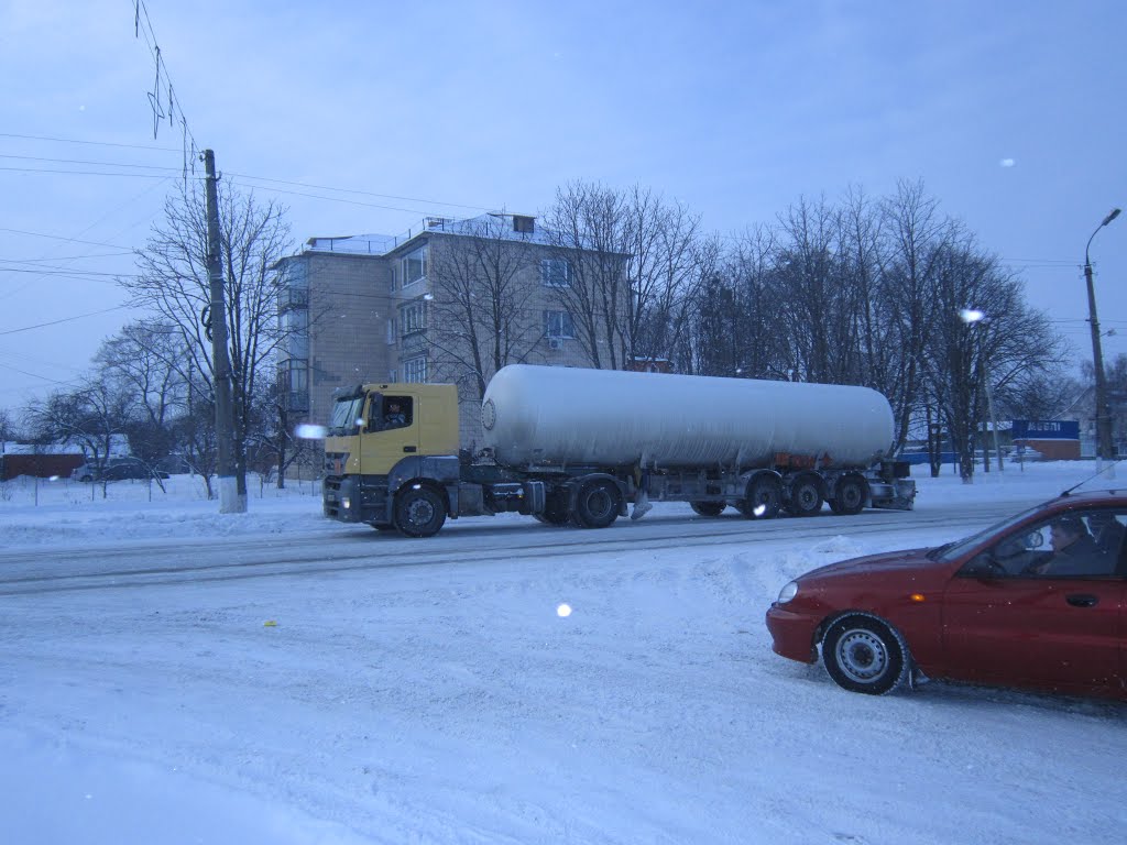 Вул. Незалежності, площа Танкістів