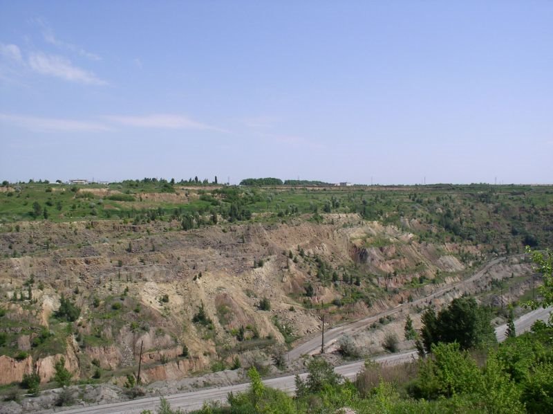 Zavallya, quarry on the booty of graphite (Завалля, карєр з видобутку графіту)