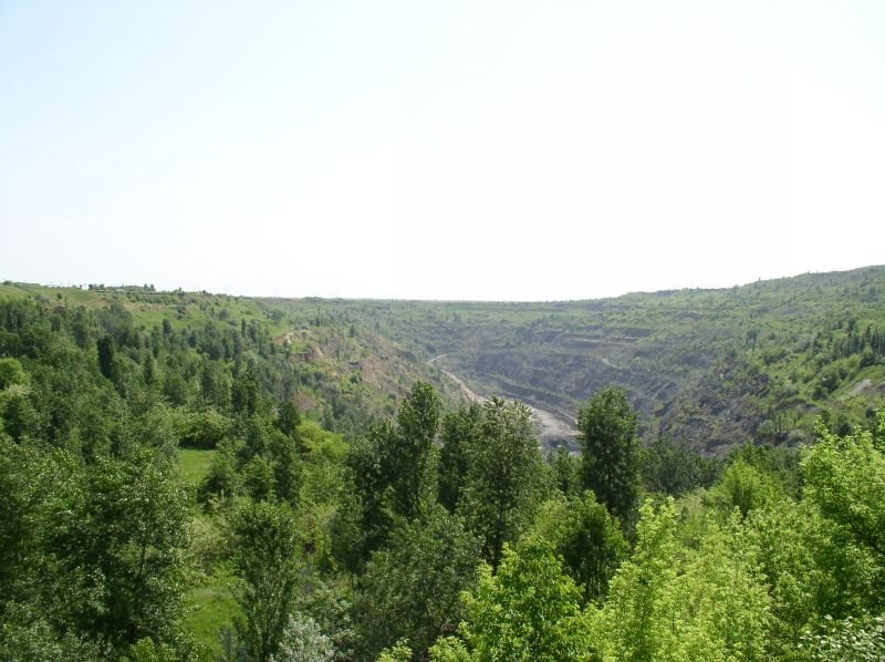 Zavallya, quarry on the booty of graphite (Завалля, карєр з видобутку графіту)