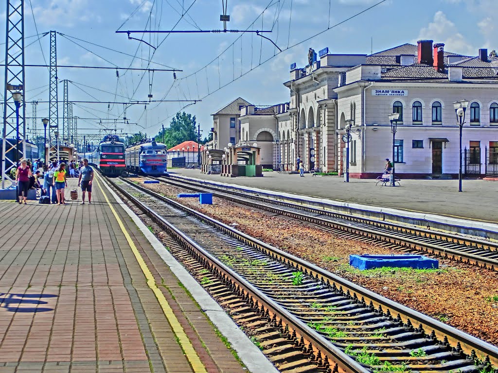 ЭР9П и ВЛ-80 на ст. Знаменка