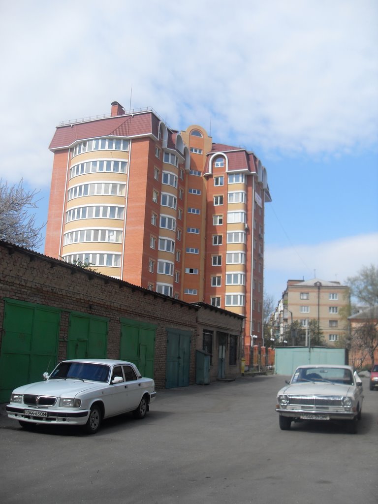 будинок на Комарова