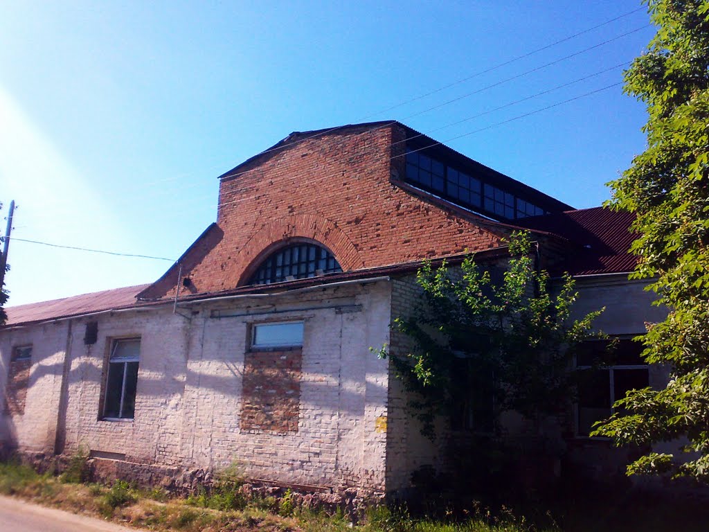 Сільгосптехніка (колишні кавалерійські казарми)