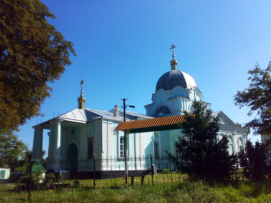 Оновлена Миколаївська церква