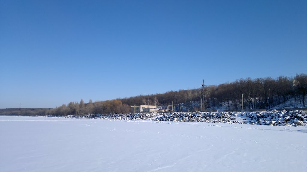 Svetlovodsk winter shore