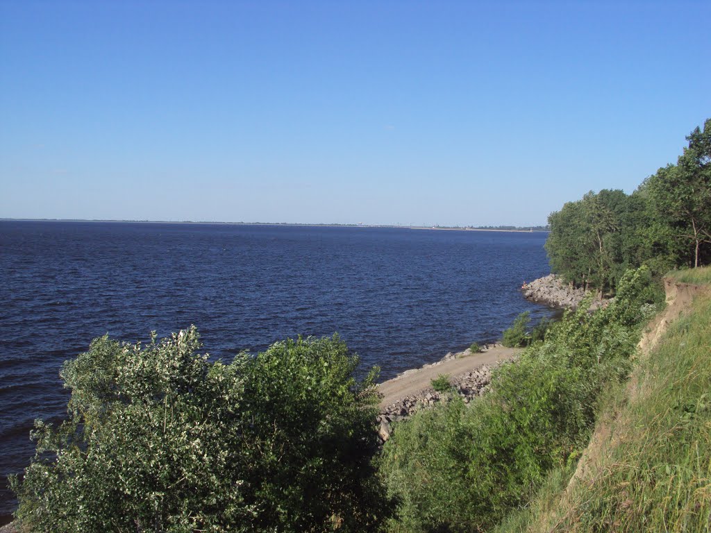 Высокий холм Дикого пляжа