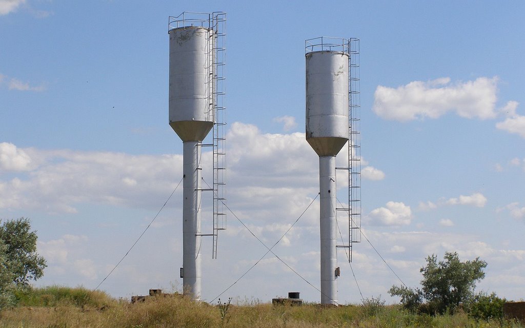 Water towers (Водонапорные башни)
